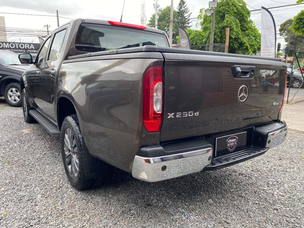 MERCEDES BENZ X 250D
